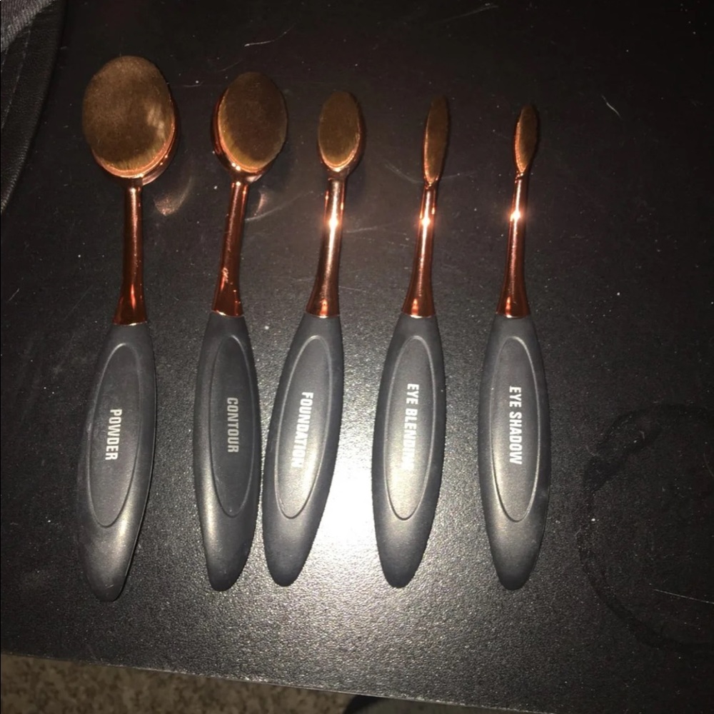 makeup brushes